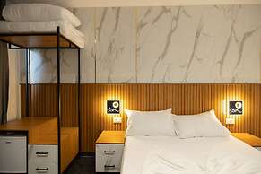 Aglon Twin's Hotel