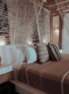 NIKEN BEACHFRONT HOTEL