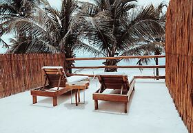 NIKEN BEACHFRONT HOTEL
