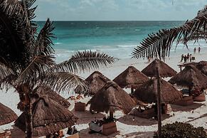 NIKEN BEACHFRONT HOTEL