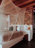 NIKEN BEACHFRONT HOTEL