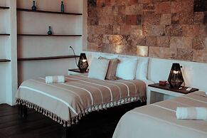 NIKEN BEACHFRONT HOTEL