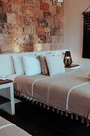 NIKEN BEACHFRONT HOTEL