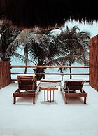 NIKEN BEACHFRONT HOTEL