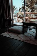 NIKEN BEACHFRONT HOTEL
