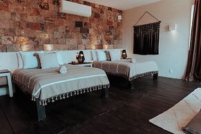 NIKEN BEACHFRONT HOTEL