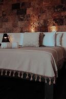 NIKEN BEACHFRONT HOTEL