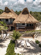 NIKEN BEACHFRONT HOTEL