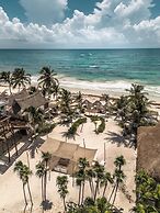 NIKEN BEACHFRONT HOTEL