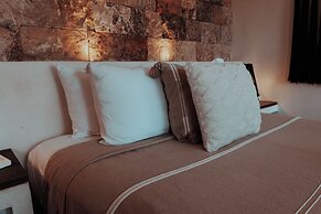 NIKEN BEACHFRONT HOTEL