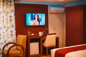 GR COMFORT HOTEL