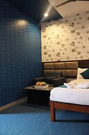 The Elite Hotel