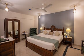 35 Sahakar Suites