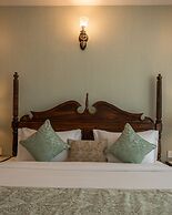 35 Sahakar Suites