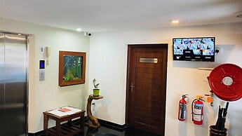 THE DEN 23
