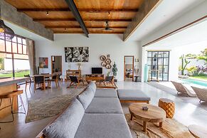 Villa Maje by Alfred in Bali