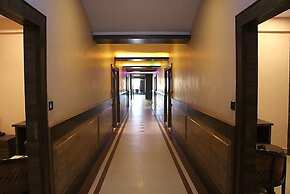 Hotel Radhika