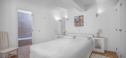 Charming Apartment With Garden Views in Luz