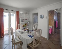 Charming Apartment With Garden Views in Luz