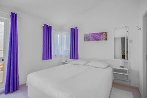 Charming Apartment With Garden Views in Luz
