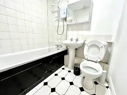 Lovely 2-bed Tree-hole in Northolt Southharrow