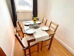 Lovely 2-bed Tree-hole in Northolt Southharrow