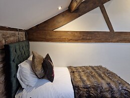 8 Coach House