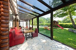 Natura Chalets