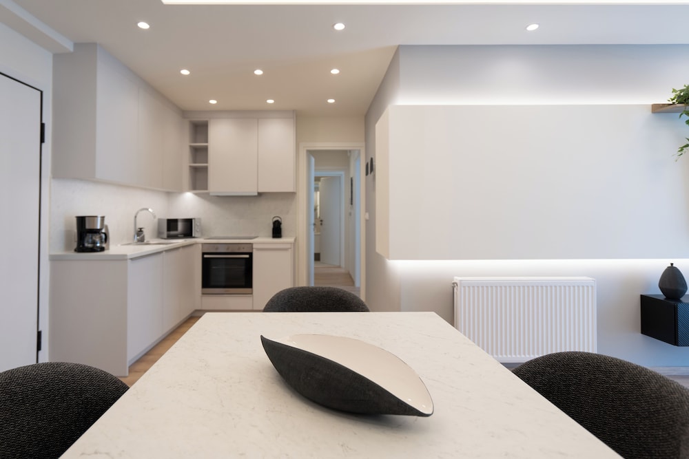 Newly Renovated 2Bdr Apt-5min to metro