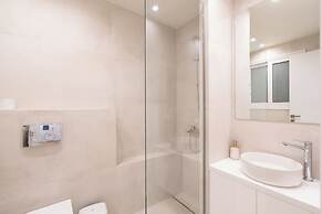 Newly Renovated 2Bdr Apt-5min to metro