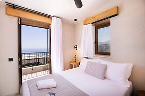 Mirthea Suites