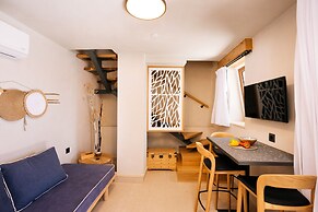 Mirthea Suites