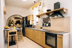 Mirthea Suites