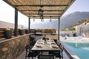 Mirthea Suites