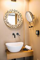 Mirthea Suites