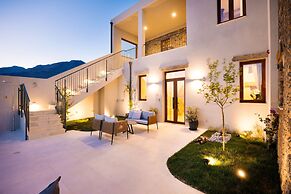 Mirthea Suites