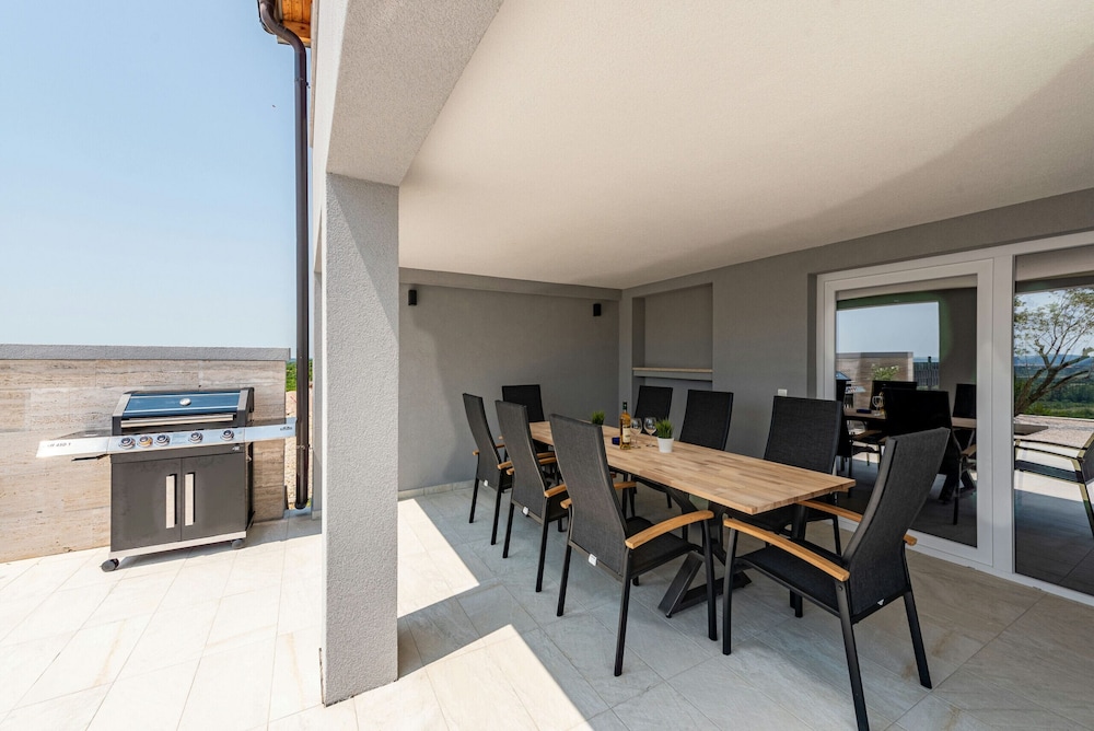 Villa Pezer