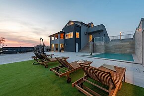Villa Pezer