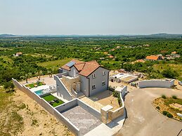 Villa Pezer