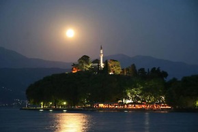 View Lake Attic in Ioannina