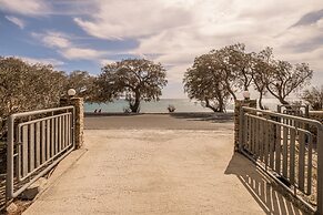 Yenesis Seaside Retreat - Adults only