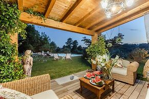 Villa Lorena a Vintage Family Villa