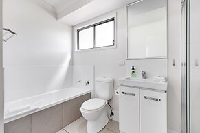 MARJ12- Stylish and Spacious Apartment