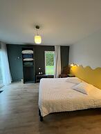 Hôtel Les Voisins Beaucemaine