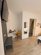 Hôtel Les Voisins Beaucemaine