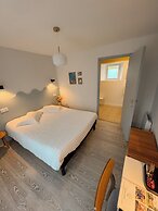 Hôtel Les Voisins Beaucemaine