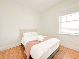 82 Kent St