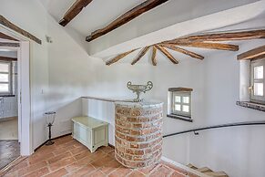 Villa Amyra With Pool