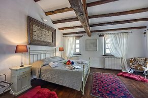 Villa Amyra With Pool