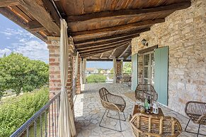 Villa Amyra With Pool